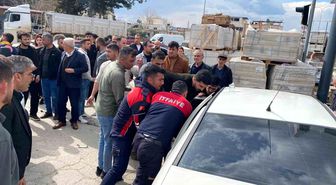 Düziçi'nde Otomobilin İnşaat Malzemelerine Çarpması Sonucu 3 Yaralı