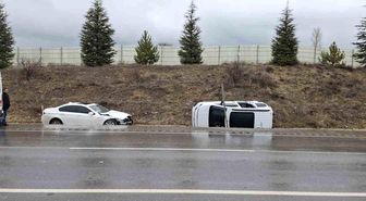 Otomobille hafif ticari aracın çarpıştığı kazada 6 kişi yaralandı
