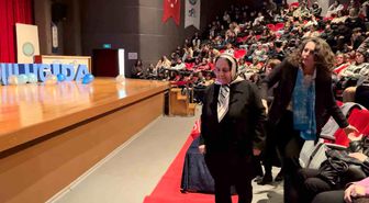 80 yaşındaki emekli öğretmen, kansere yenik düşen profesör kızını gözyaşlarıyla andı