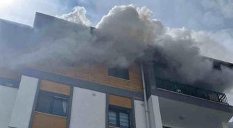 Antakya'da alevlere teslim olan ev kullanılmaz hale geldi