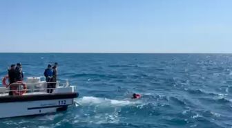 Antalya'da Denize Açılan Kişi Devrilen Sup Boardla 3 Saat Sonra Kurtarıldı