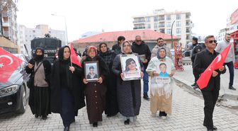 Evlat nöbetinin 119'uncu haftasında ailelerden 'sessiz yürüyüş'