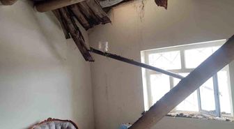 Hakkari'de 6 kişilik ailenin evi çöktü