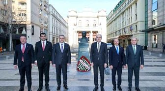 TBMM Başkanı Kurtulmuş, Romanya'da Atatürk Anıtı'nı ziyaret etti