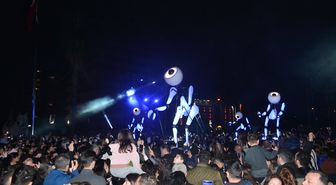 25'inci Uluslararası Adana Tiyatro Festivali, renkli kortejle 'Perde' dedi