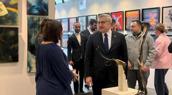 AK Parti'li Yayman'dan 'ArtAnkara 12'nci Uluslararası Çağdaş Sanat Fuarı'na ziyaret