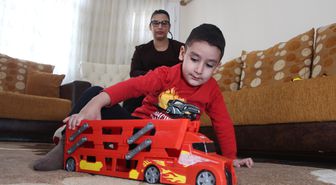 Adana'da otizm ve DMD hastası küçük Aren için yardım kampanyası