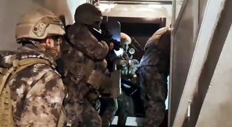 Bitlis'te uyuşturucu satıcılarına operasyon: 10 tutuklama