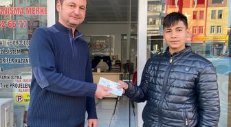 Esnafın yolda bulduğu para sahibine ulaştırıldı