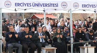 Kazada ölen tıp öğrencisi Yaren için üniversitede anma töreni
