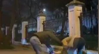 Zeytinburnu'nda sevgilisini sokak ortasında darbetti