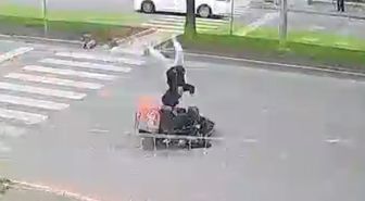 Motosikletli Kuryenin Çarptığı Kız Çocuğu Yaya Geçidinde Yaralandı