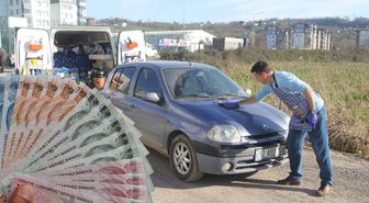 Oto yıkama işine giren Sivaslı Sezgin, bulduğu yöntemle kazancını katlıyor
