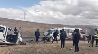 Malatya'da kafa kafaya çarpışan araçlardan 4 kişi yaralandı