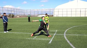 Malatya'da okul sporları yıldızlar kriket grup müsabakaları başladı