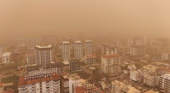 Afrika'dan gelen çöl tozu sonucu Alanya'da gökyüzü turuncuya büründü