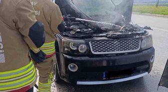 Altınözü'de cipin motoru alevlere teslim oldu