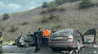 Ankara'da iki otomobil çarpıştı: 5 ölü