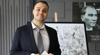 Antalya'da otizmli genç sanatçı eserlerini sergiledi