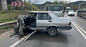 Bilecik'te üç aracın karıştığı trafik kazasında 4 kişi yaralandı