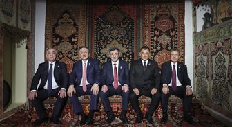 Cumhurbaşkanı Yardımcısı Yılmaz, Azerbaycan Milli Halı Müzesi'ni ziyaret etti