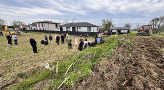 Düzce'de devrilen traktörün sürücüsü hayatını kaybetti