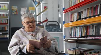 Edirne'de çocuklar ve huzurevi sakinleri birlikte kitap okudu