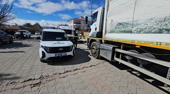 Erzincan'da çöp kamyonunun çarptığı yaşlı kadın öldü