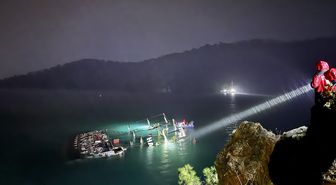 Fethiye'de batan teknedeki 6 kişi kurtarıldı, 1 kişi aranıyor