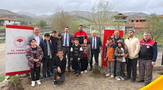 Göynücek'te Otizm Farkındalık Günü ve Orman Haftası kapsamında fidan dikim etkinliği yapıldı