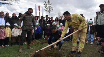 Gümüşhane'de fidanlar toprakla buluşturuldu