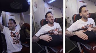 Hakan Çalhanoğlu ve takım arkadaşları, ''Bir oluruz yolunda'' şarkısıyla coştu