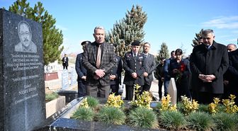 İçişleri Bakanı Çiftçi, Neşet Ertaş'ın kabrini ziyaret etti
