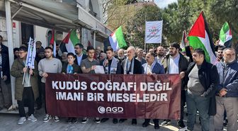 İsrail'in saldırıları ve Mescid-i Aksa'nın ibadete kapatılması İzmir'de protesto edildi
