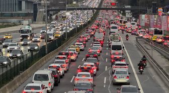 İstanbul'da akşam saatlerinde trafik yoğunluğu yüzde 83'e yükseldi