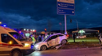 Kahramanmaraş'ta iki otomobilin çarpıştığı kazada 4 kişi yaralandı
