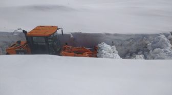 Kar nedeniyle kapanan Kağızman-Ağrı kara yolu ulaşıma açıldı