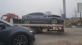 Kilis'te otomobille çarpışan motosikletin sürücüsü ağır yaralandı