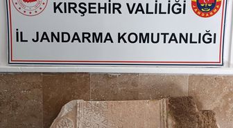 Kırşehir'de Roma dönemine ait mezar taşı ele geçirildi