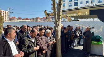 Kocaeli'de fabrikada yüksekten düşerek hayatını kaybeden 3 işçinin cenazeleri defnedildi