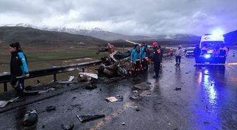 Malatya'da tırla çarpışan hafif araçtaki 3 kişi öldü