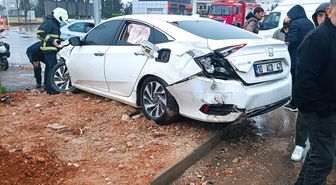Mardin'de kamyonla otomobilin çarpıştığı kazada 2 kişi yaralandı