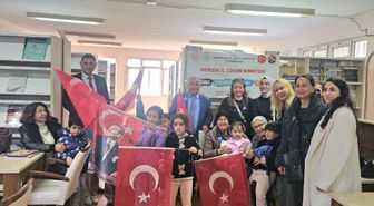 Mersin'de çocuklar yaşlılar ile kitap okudu