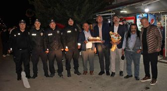 Mersin'de kavga anonsuna gelen polislere sürpriz kutlama yapıldı