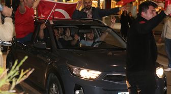 Milli takımın galibiyeti Antalya'da coşkuyla kutlandı