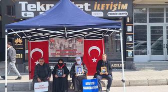 Muş'ta evlat nöbeti sürüyor