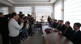 Niğde Valisi Nedim Akmeşe, basın mensuplarıyla buluştu