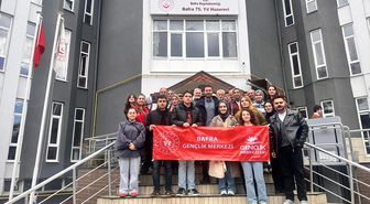 Samsun'da tıp fakültesi öğrencilerinden huzurevine ziyaret
