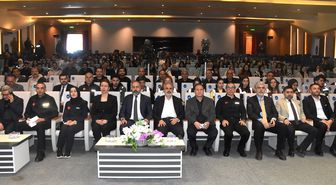 Van'da 'Tüm Yönleriyle Afet Yönetimi' paneli düzenlendi