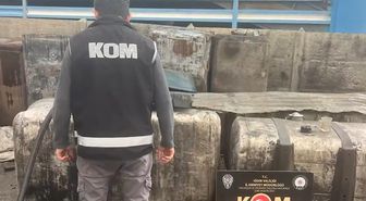 Dronla tespit edilen kaçak akaryakıt dolum deposuna operasyon; 2 gözaltı